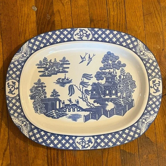 Two’s Company Porcelain Serving Platter, with the Classic Blue Willow Design - Picture 16 of 17